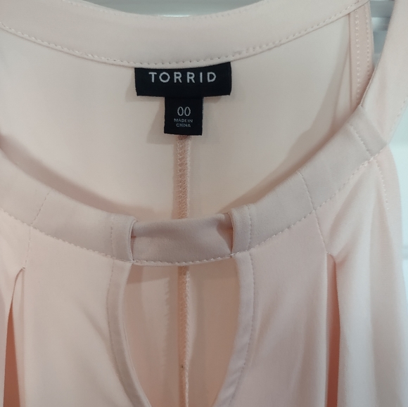 NWOT Torrid High Neck Cold Shoulder Handkerchief Hem Blouse - Picture 3 of 4